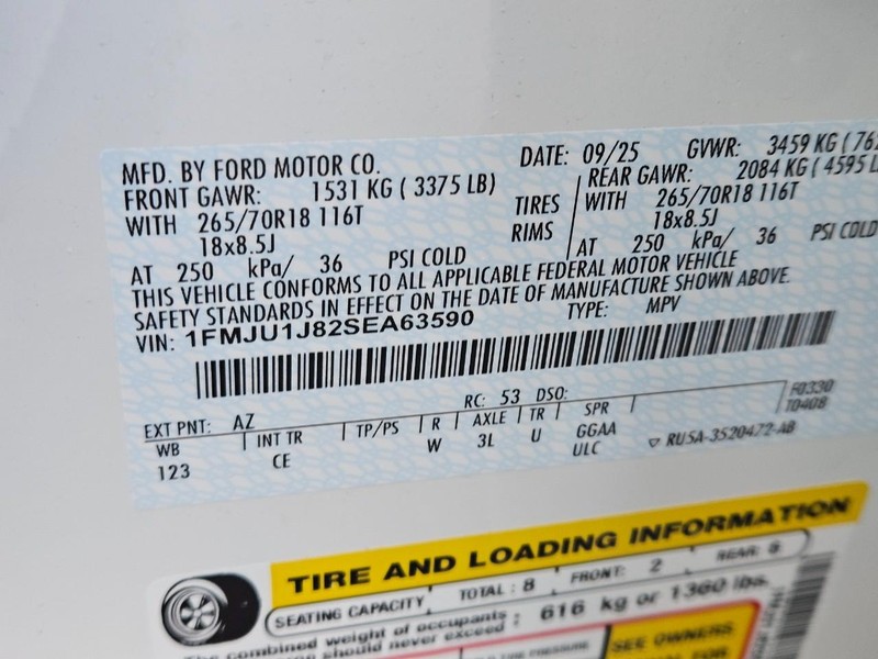 Ford Expedition Vehicle Full-screen Gallery Image 16