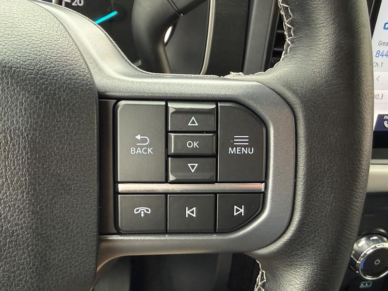 Ford F-150 Vehicle Full-screen Gallery Image 15