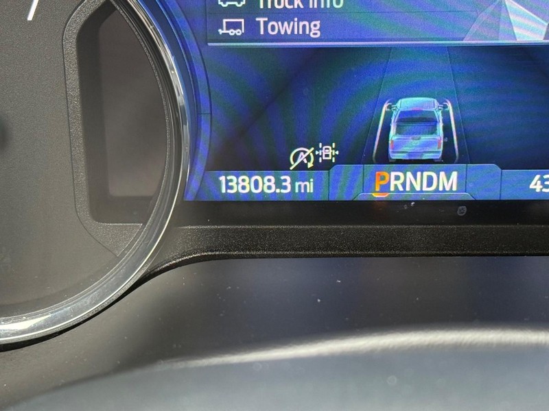 Ford F-150 Vehicle Full-screen Gallery Image 16