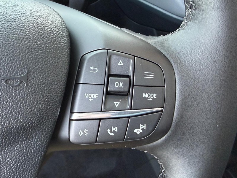 Ford Maverick Vehicle Full-screen Gallery Image 12