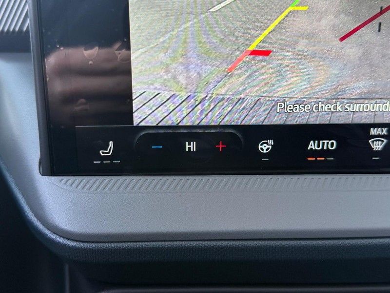 Ford Maverick Vehicle Full-screen Gallery Image 14