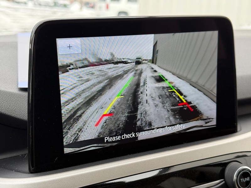 Ford Escape Vehicle Full-screen Gallery Image 18