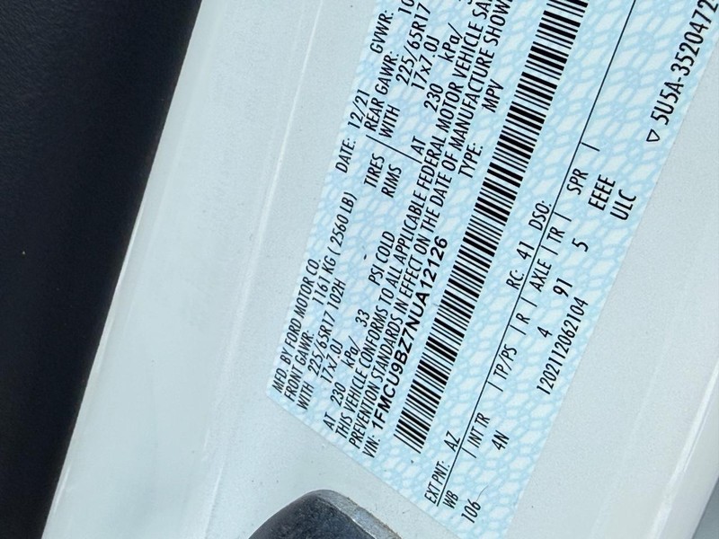 Ford Escape Vehicle Full-screen Gallery Image 22