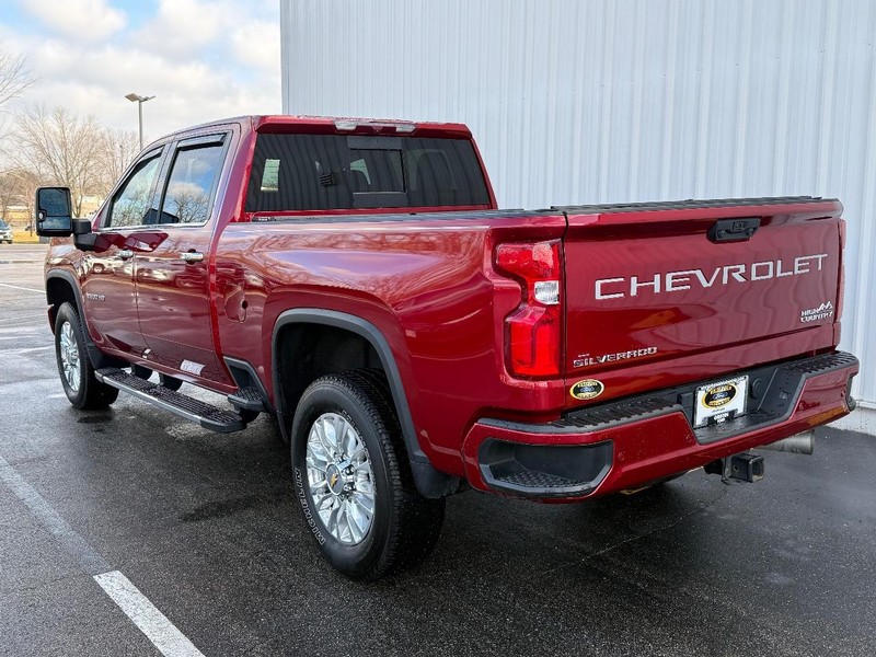 Chevrolet Silverado 2500HD Vehicle Full-screen Gallery Image 03