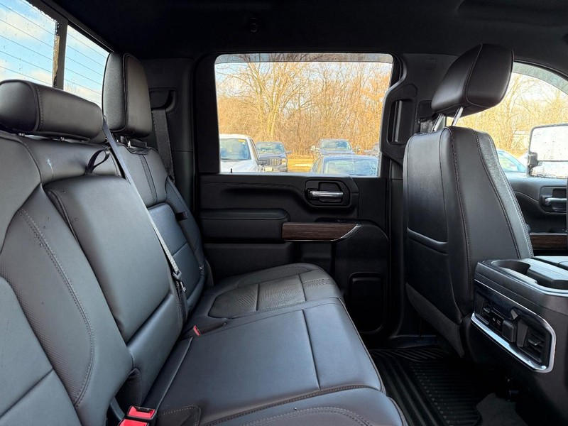 Chevrolet Silverado 2500HD Vehicle Full-screen Gallery Image 09