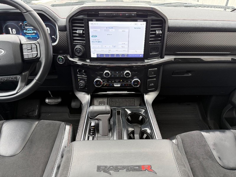 Ford F-150 Vehicle Full-screen Gallery Image 10