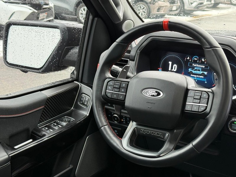 Ford F-150 Vehicle Full-screen Gallery Image 13