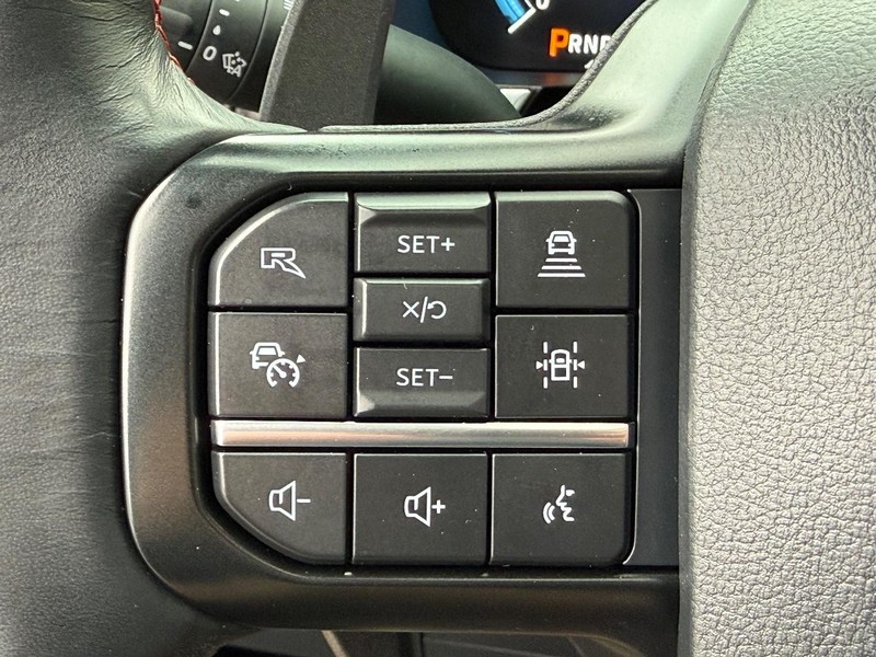 Ford F-150 Vehicle Full-screen Gallery Image 15