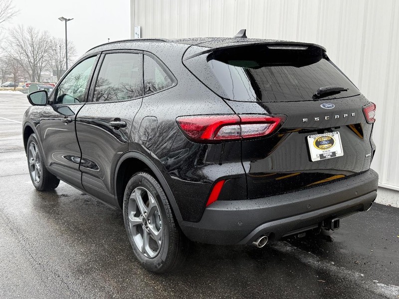 Ford Escape Vehicle Full-screen Gallery Image 2