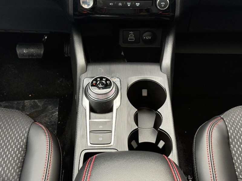 Ford Escape Vehicle Full-screen Gallery Image 8