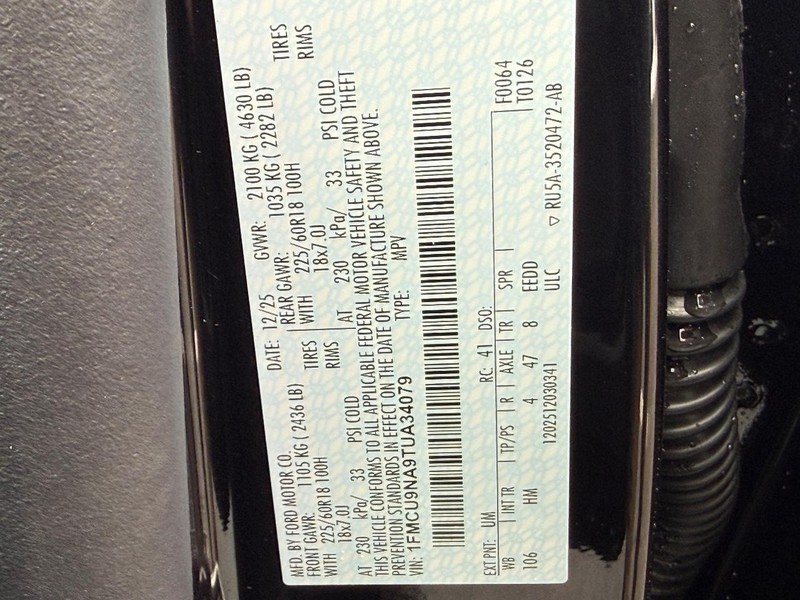 Ford Escape Vehicle Full-screen Gallery Image 18