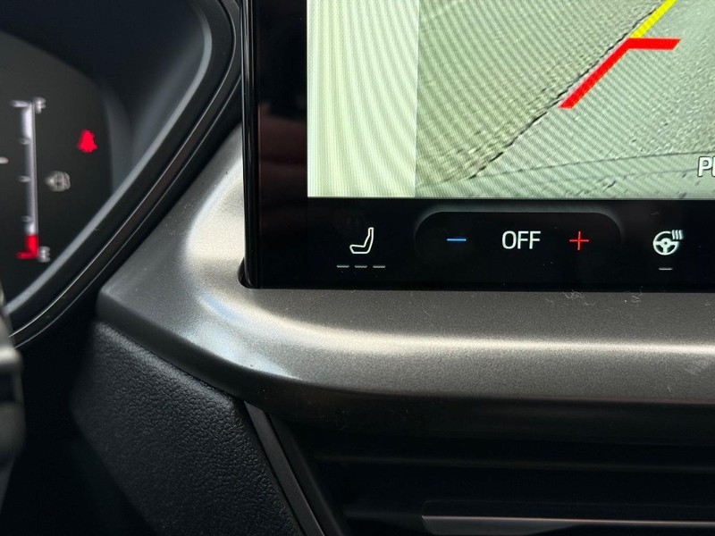 Ford Escape Vehicle Full-screen Gallery Image 14