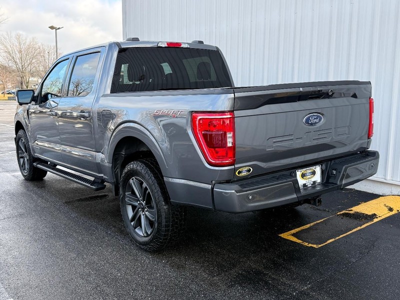 Ford F-150 Vehicle Full-screen Gallery Image 3