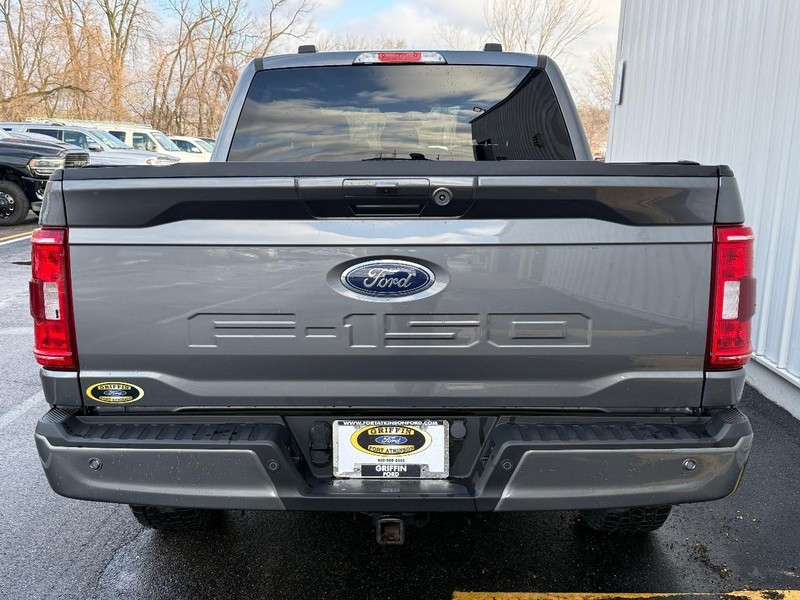 Ford F-150 Vehicle Full-screen Gallery Image 4