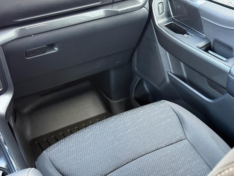 Ford F-150 Vehicle Full-screen Gallery Image 14