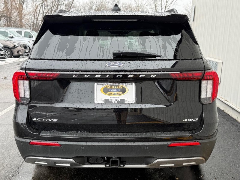 Ford Explorer Vehicle Full-screen Gallery Image 5