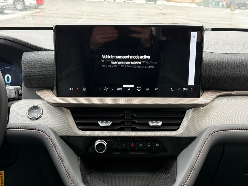 Ford Explorer Vehicle Full-screen Gallery Image 8