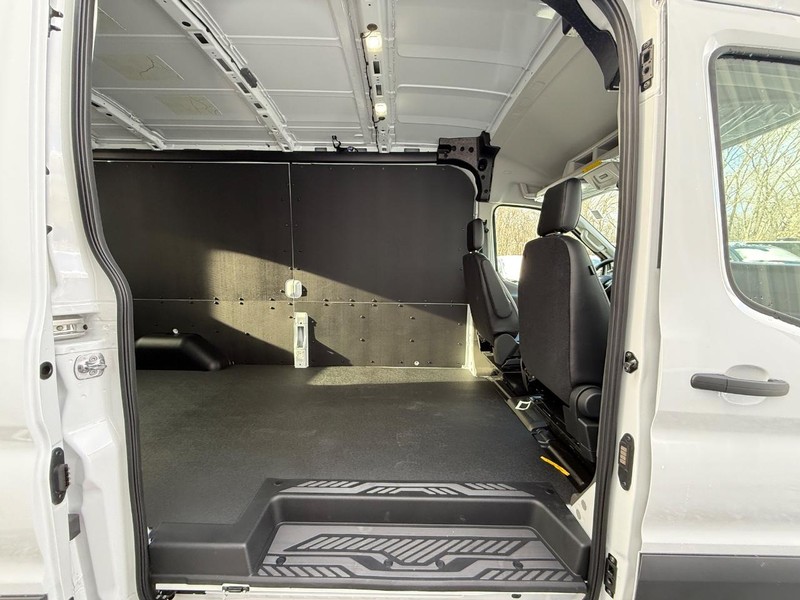 Ford Transit Cargo Van Vehicle Full-screen Gallery Image 5