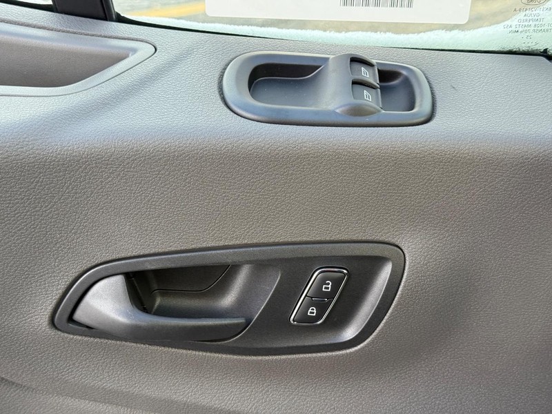 Ford Transit Cargo Van Vehicle Full-screen Gallery Image 16