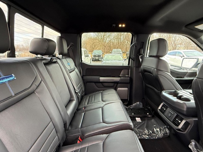 Ford F-150 Vehicle Full-screen Gallery Image 5