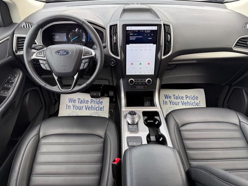 Ford Edge Vehicle Full-screen Gallery Image 10