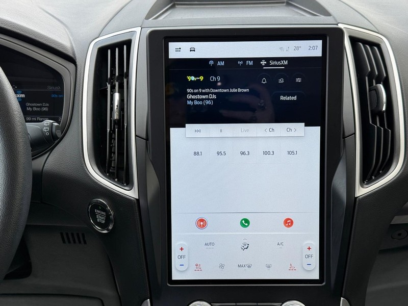 Ford Edge Vehicle Full-screen Gallery Image 11