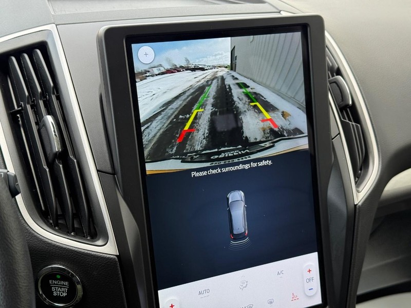 Ford Edge Vehicle Full-screen Gallery Image 18