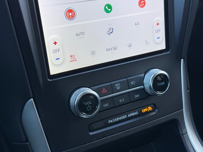 Ford Edge Vehicle Full-screen Gallery Image 19