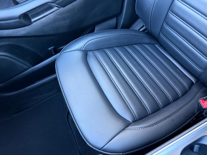 Ford Edge Vehicle Full-screen Gallery Image 21