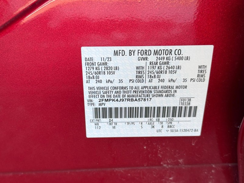 Ford Edge Vehicle Full-screen Gallery Image 22