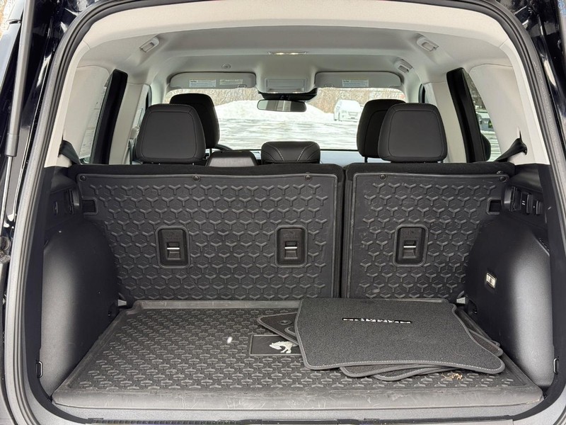 Ford Bronco Sport Vehicle Full-screen Gallery Image 05