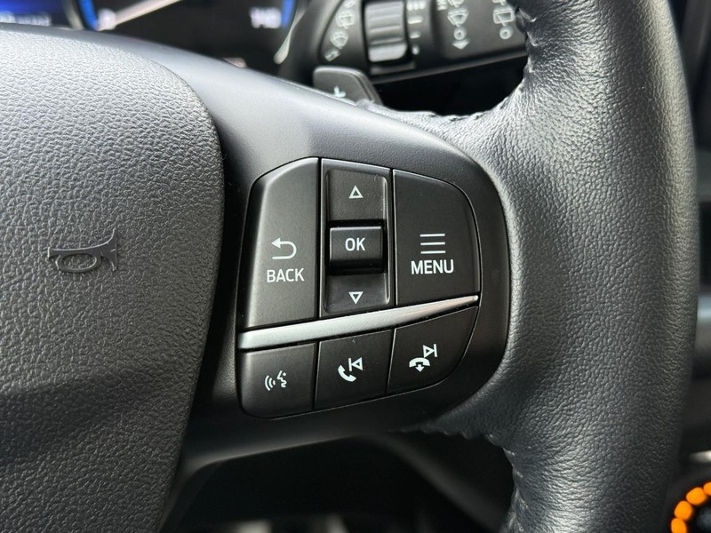 Ford Bronco Sport Vehicle Full-screen Gallery Image 16