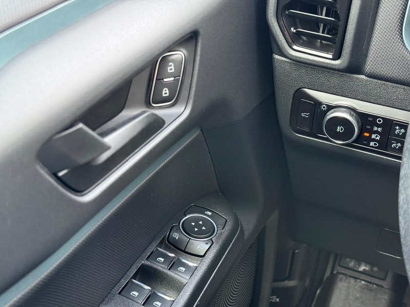 Ford Bronco Sport Vehicle Full-screen Gallery Image 20