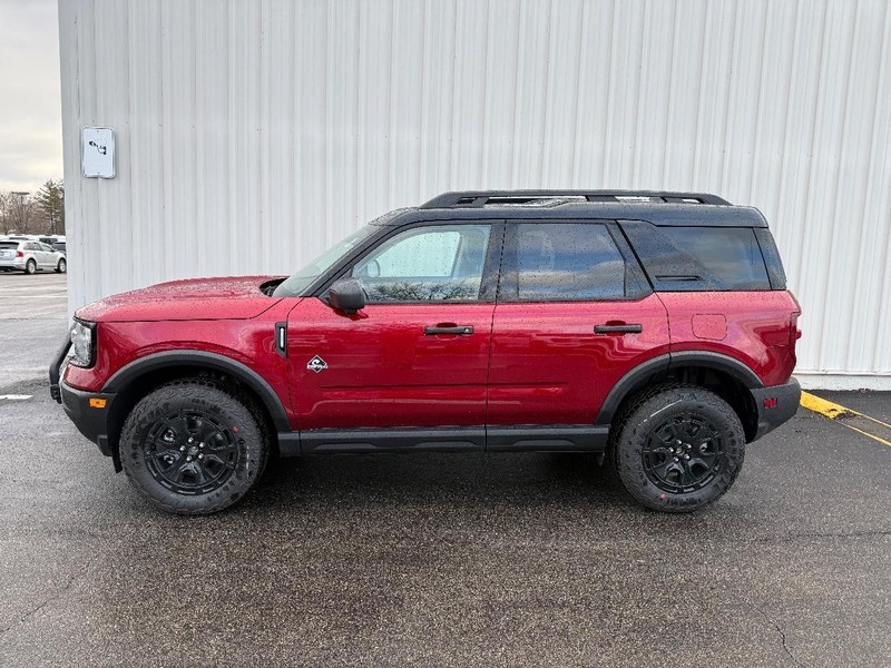 Ford Bronco Sport Vehicle Full-screen Gallery Image 2