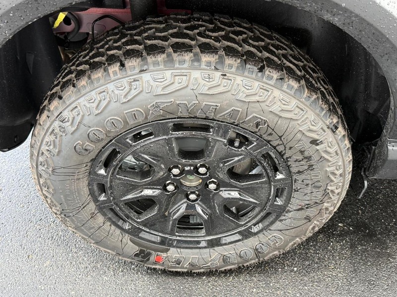 Ford Bronco Sport Vehicle Full-screen Gallery Image 4