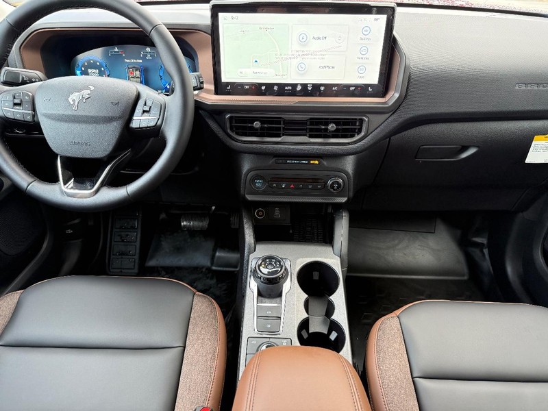 Ford Bronco Sport Vehicle Full-screen Gallery Image 6