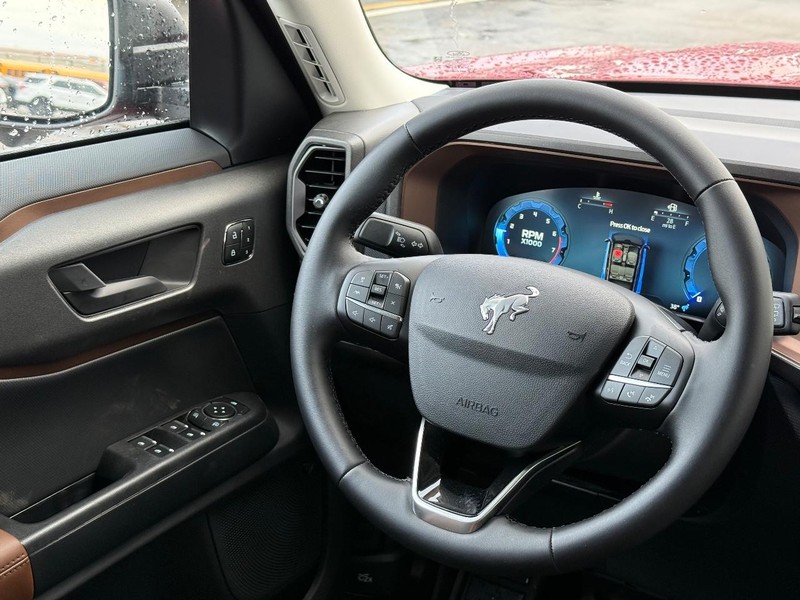 Ford Bronco Sport Vehicle Full-screen Gallery Image 9