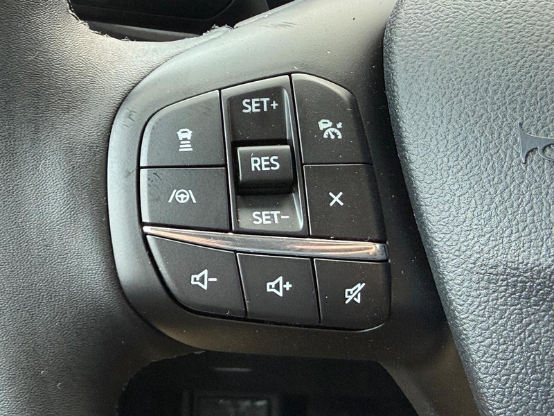 Ford Bronco Sport Vehicle Full-screen Gallery Image 11