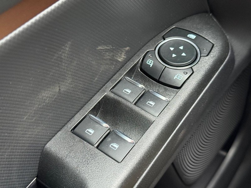 Ford Bronco Sport Vehicle Full-screen Gallery Image 15