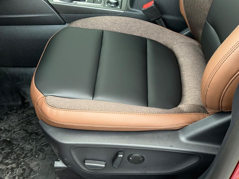 Ford Bronco Sport Vehicle Full-screen Gallery Image 16