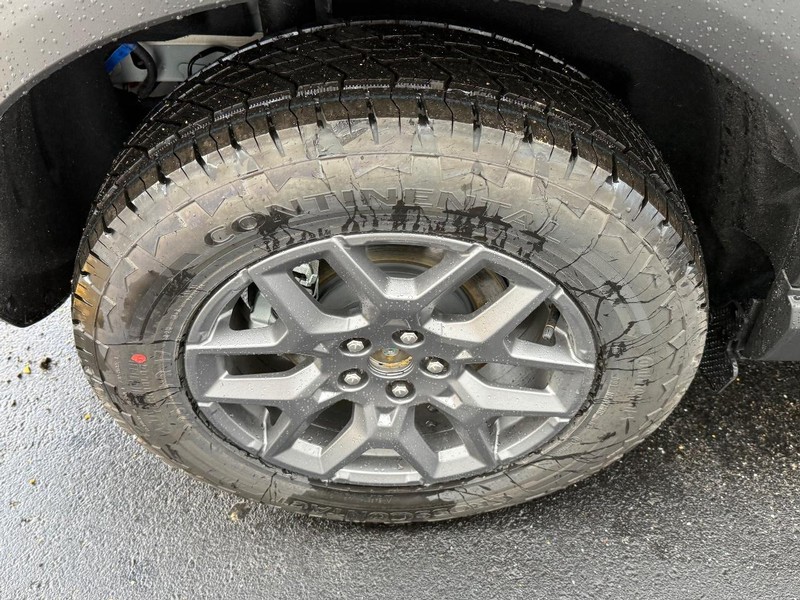 Ford Bronco Sport Vehicle Full-screen Gallery Image 4