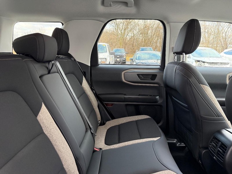 Ford Bronco Sport Vehicle Full-screen Gallery Image 5