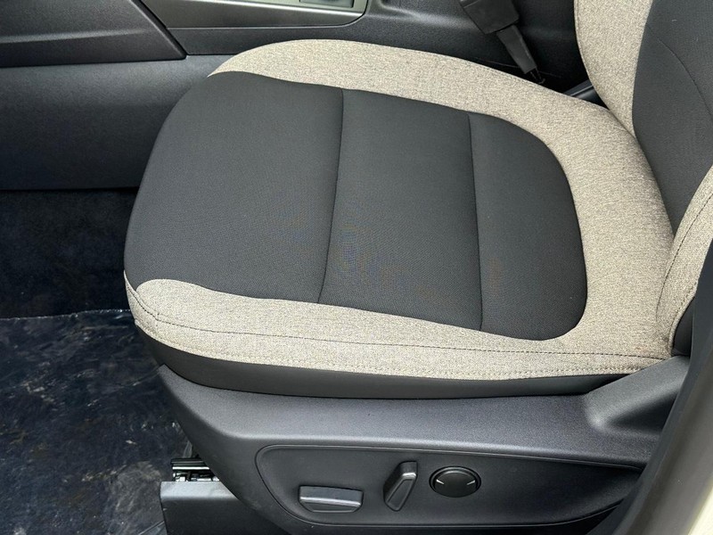 Ford Bronco Sport Vehicle Full-screen Gallery Image 16