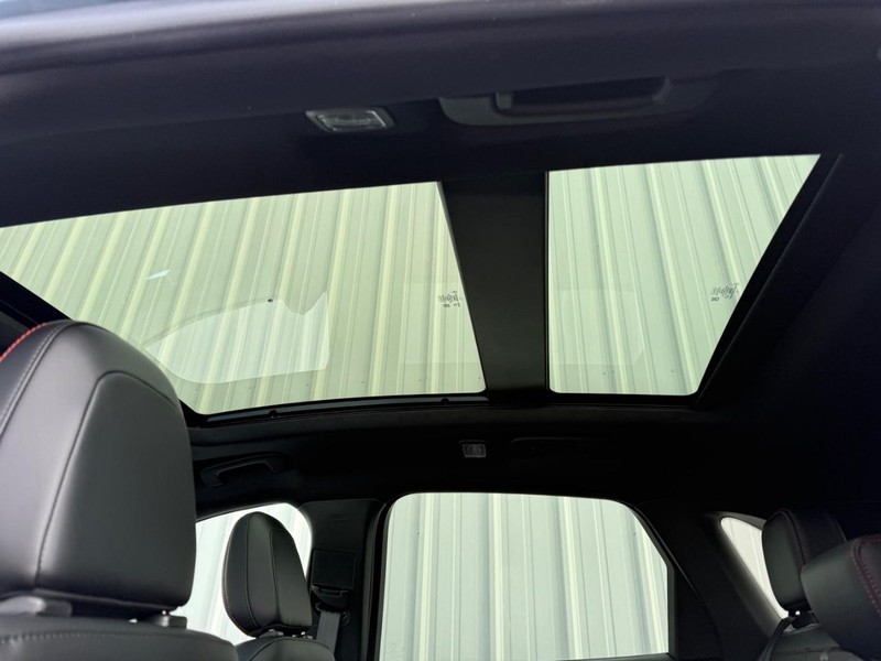 Ford Escape Vehicle Full-screen Gallery Image 6