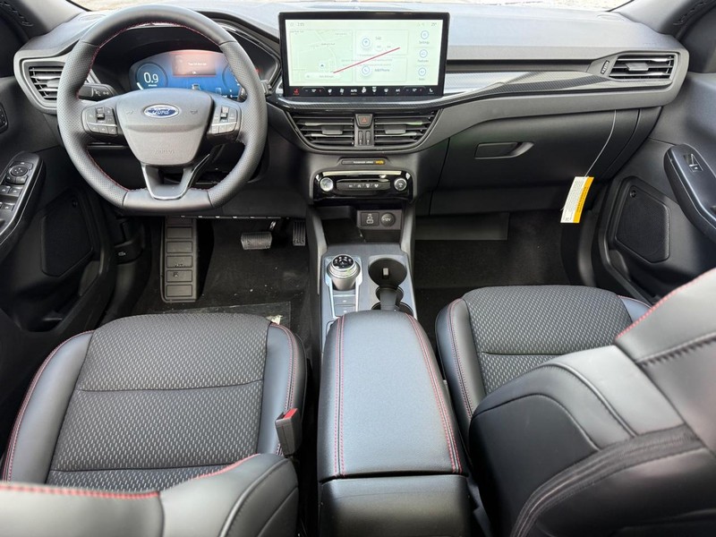 Ford Escape Vehicle Full-screen Gallery Image 7