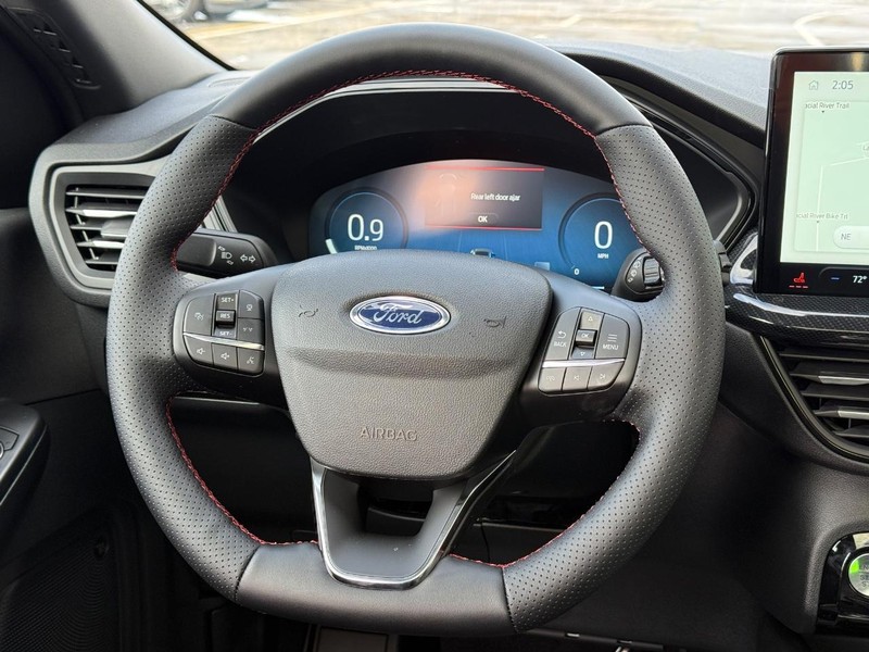 Ford Escape Vehicle Full-screen Gallery Image 8