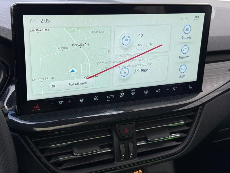 Ford Escape Vehicle Full-screen Gallery Image 11