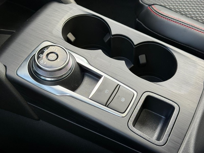 Ford Escape Vehicle Full-screen Gallery Image 14