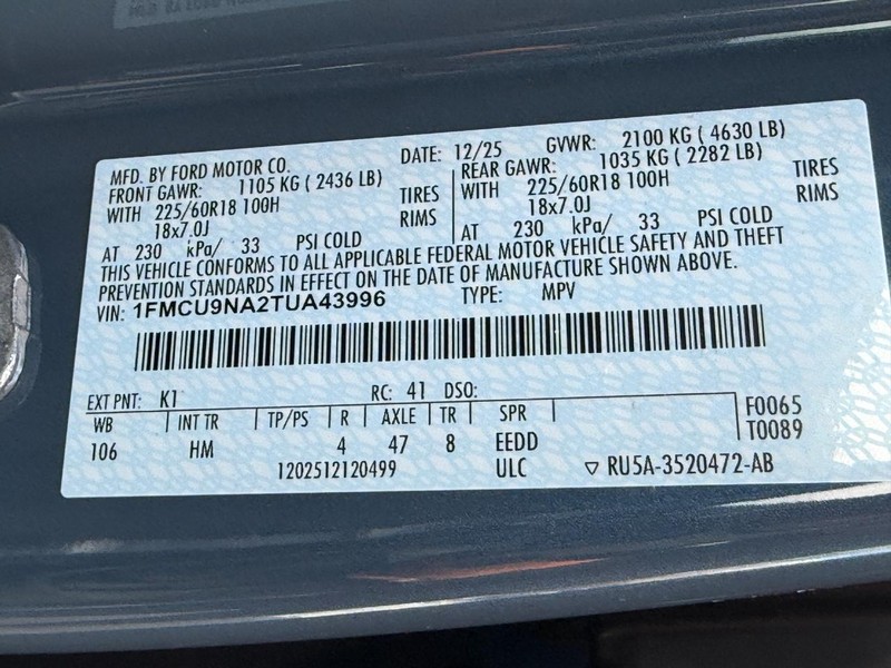 Ford Escape Vehicle Full-screen Gallery Image 19