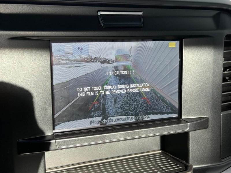 Ford Super Duty F-250 SRW Vehicle Full-screen Gallery Image 11